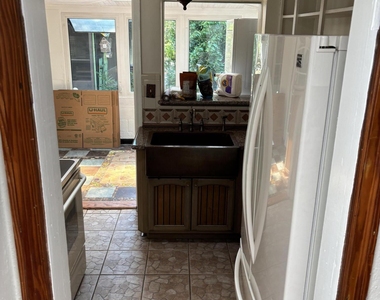 1343 Rensselaer Avenue - Photo Thumbnail 37