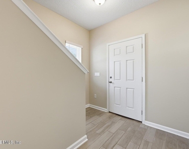 95 Strobe Court - Photo Thumbnail 6