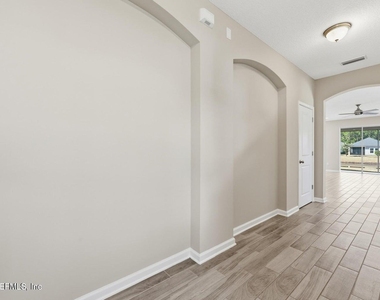 95 Strobe Court - Photo Thumbnail 5