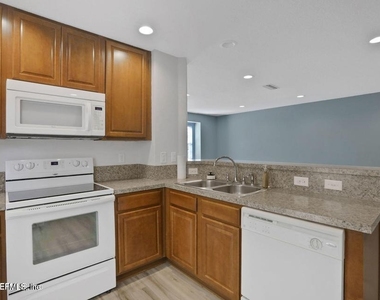 3408 Biltmore Way - Photo Thumbnail 3