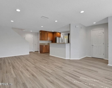 3408 Biltmore Way - Photo Thumbnail 4