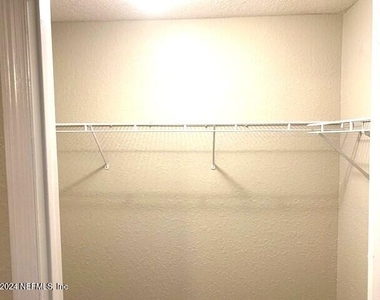 805 Boardwalk Drive - Photo Thumbnail 13