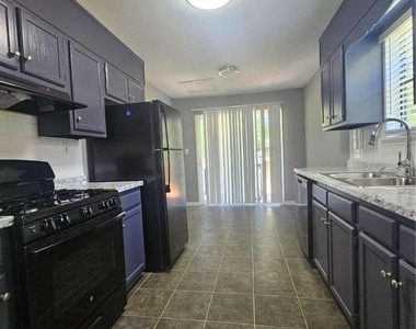 4115 Cranwood Drive - Photo Thumbnail 9