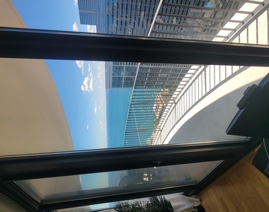 225 N Columbus Drive - Photo Thumbnail 6