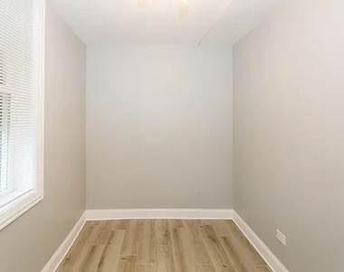 834 N Mozart Street - Photo Thumbnail 12
