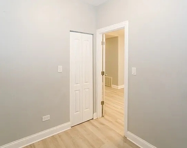 834 N Mozart Street - Photo Thumbnail 13