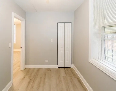 834 N Mozart Street - Photo Thumbnail 16