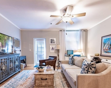 985 Ponce De Leon Avenue Ne - Photo Thumbnail 2