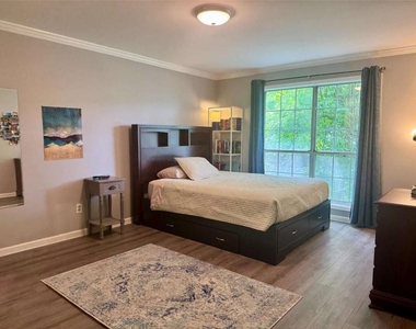 2901 Lenox Road - Photo Thumbnail 11