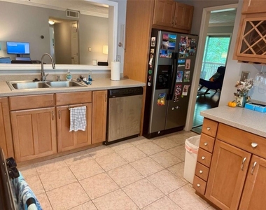 2901 Lenox Road - Photo Thumbnail 5