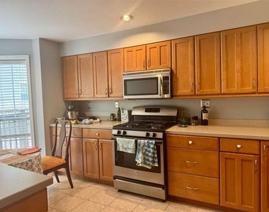 2901 Lenox Road - Photo Thumbnail 3