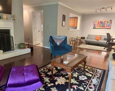 2901 Lenox Road - Photo Thumbnail 1
