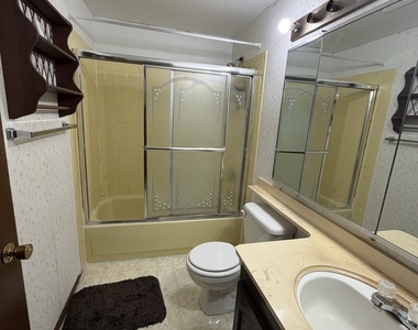 805 Bishop Court - Photo Thumbnail 10