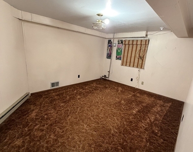 805 Bishop Court - Photo Thumbnail 14