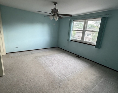 805 Bishop Court - Photo Thumbnail 9