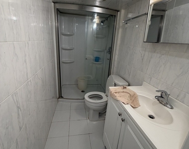 805 Bishop Court - Photo Thumbnail 16