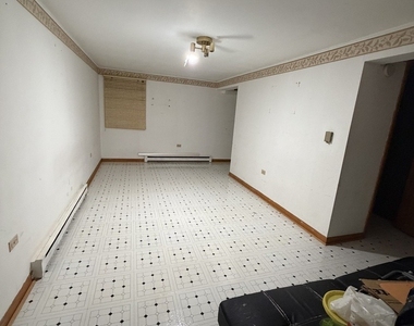 805 Bishop Court - Photo Thumbnail 13