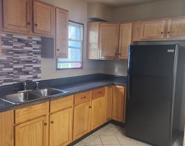 208 Illinois Street - Photo Thumbnail 1