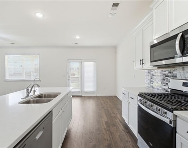 3369 English Elm Way - Photo Thumbnail 14