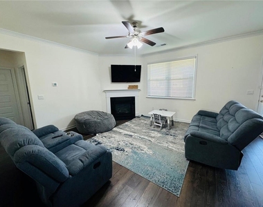 3369 English Elm Way - Photo Thumbnail 1