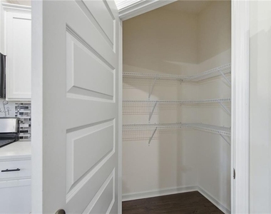 3369 English Elm Way - Photo Thumbnail 15