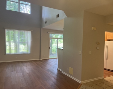 996 Enfield Drive - Photo Thumbnail 5