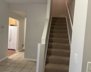 996 Enfield Drive - Photo Thumbnail 8