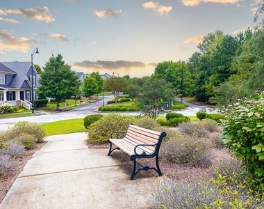 860 Westmoreland Circle Nw - Photo Thumbnail 32