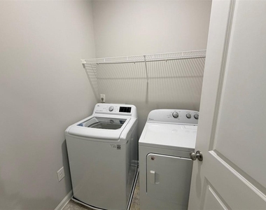 860 Westmoreland Circle Nw - Photo Thumbnail 21