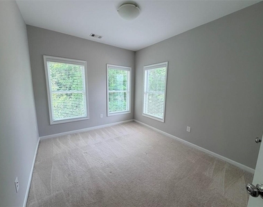 860 Westmoreland Circle Nw - Photo Thumbnail 16