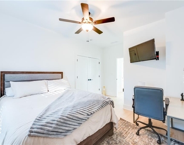 1239 Plaza Avenue Sw - Photo Thumbnail 12