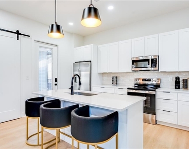 1239 Plaza Avenue Sw - Photo Thumbnail 7
