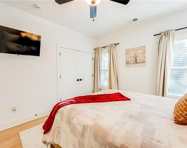 1239 Plaza Avenue Sw - Photo Thumbnail 18