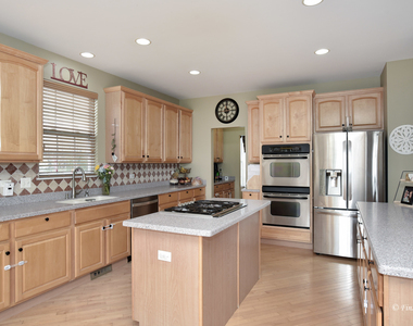 6625 Majestic Way - Photo Thumbnail 2