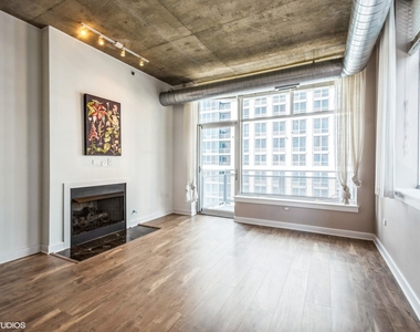 1305 S Michigan Avenue - Photo Thumbnail 4