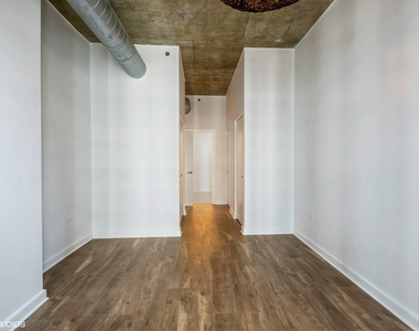 1305 S Michigan Avenue - Photo Thumbnail 10
