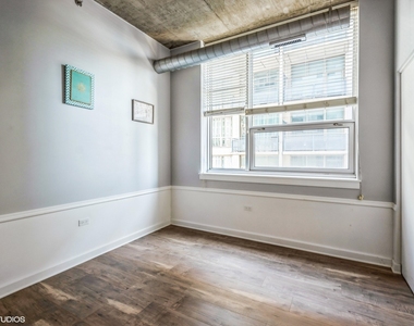 1305 S Michigan Avenue - Photo Thumbnail 12