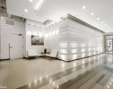 1305 S Michigan Avenue - Photo Thumbnail 3