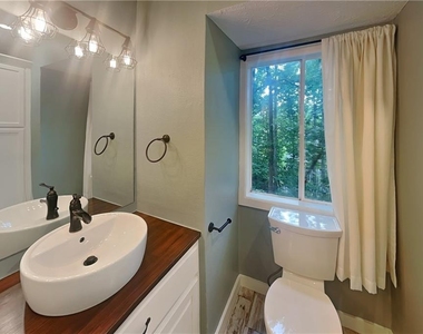 4623 Huntridge Drive Ne - Photo Thumbnail 21