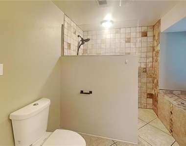 4623 Huntridge Drive Ne - Photo Thumbnail 10