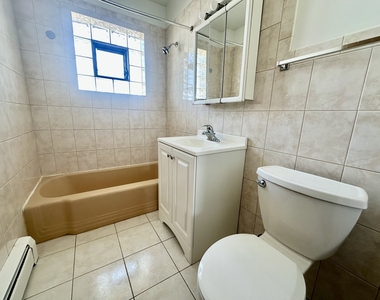 550 N Ardmore Avenue - Photo Thumbnail 4