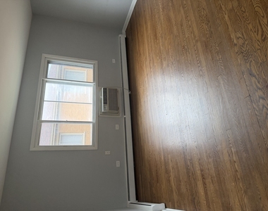 550 N Ardmore Avenue - Photo Thumbnail 1