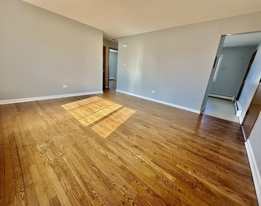 550 N Ardmore Avenue - Photo Thumbnail 2