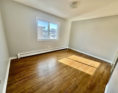 550 N Ardmore Avenue - Photo Thumbnail 5