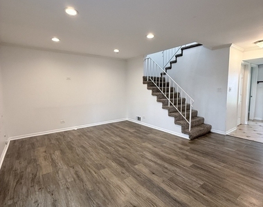 2023 Raleigh Place - Photo Thumbnail 2