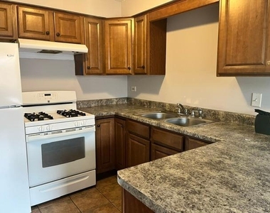 8241 W 79 Street W - Photo Thumbnail 7
