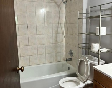 8241 W 79 Street W - Photo Thumbnail 9