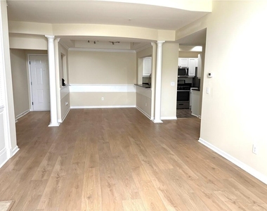 3636 Habersham Road Nw - Photo Thumbnail 4