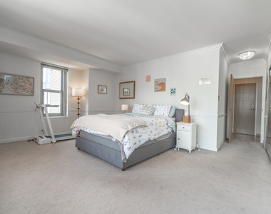 777 N Michigan Avenue - Photo Thumbnail 12