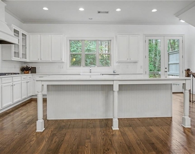 2500 Skyland Drive Ne - Photo Thumbnail 15